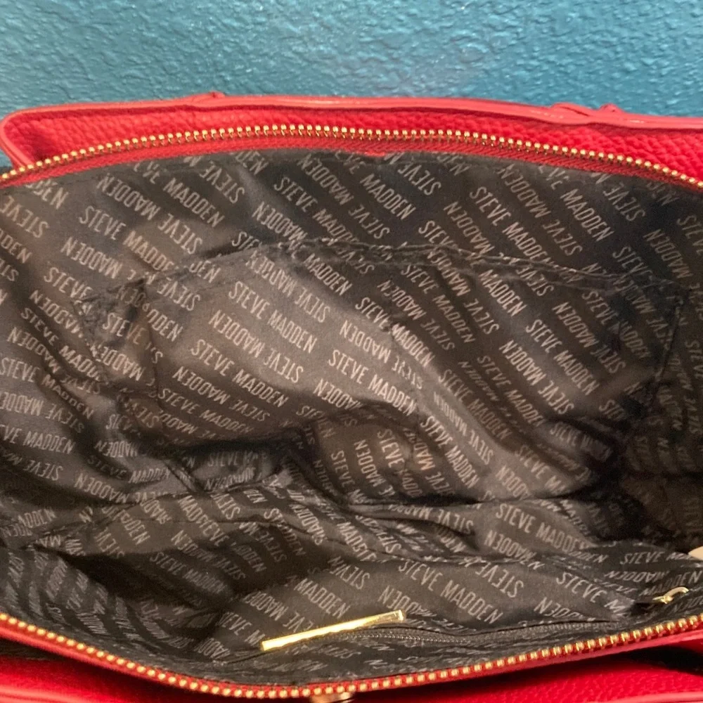 Steve Madden no visible